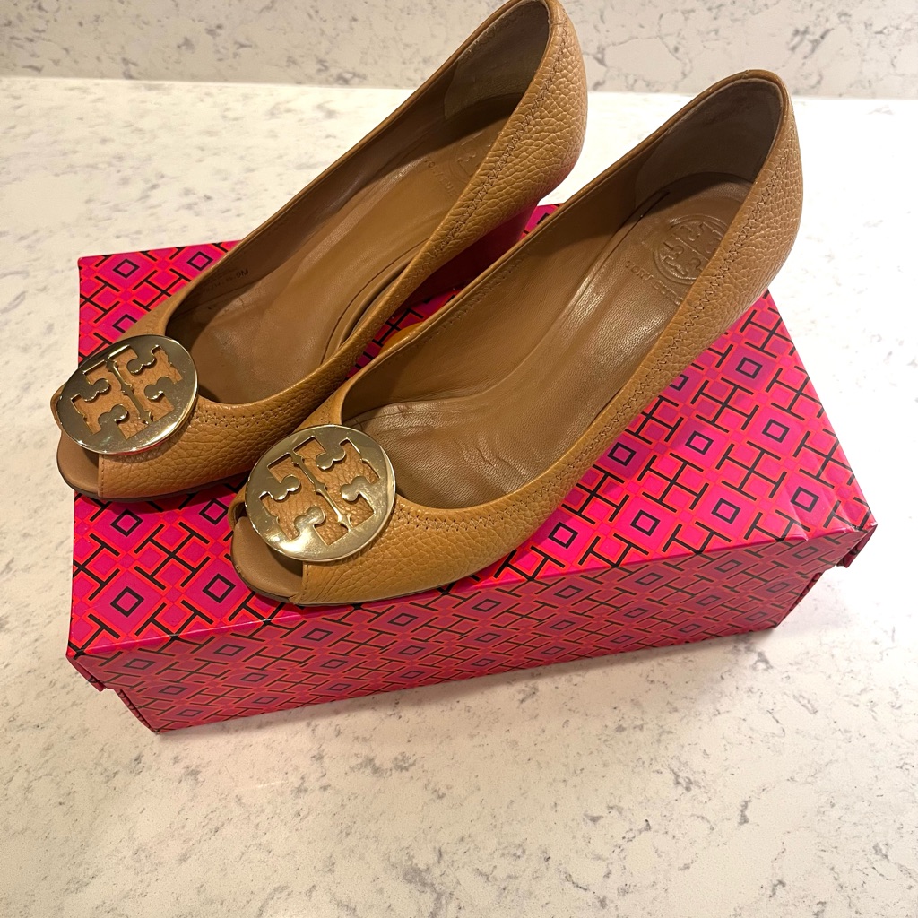 Tory Burch Brown Leather Flats With Silver Logo